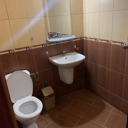 Отель Alice Bar And Dinner 2*